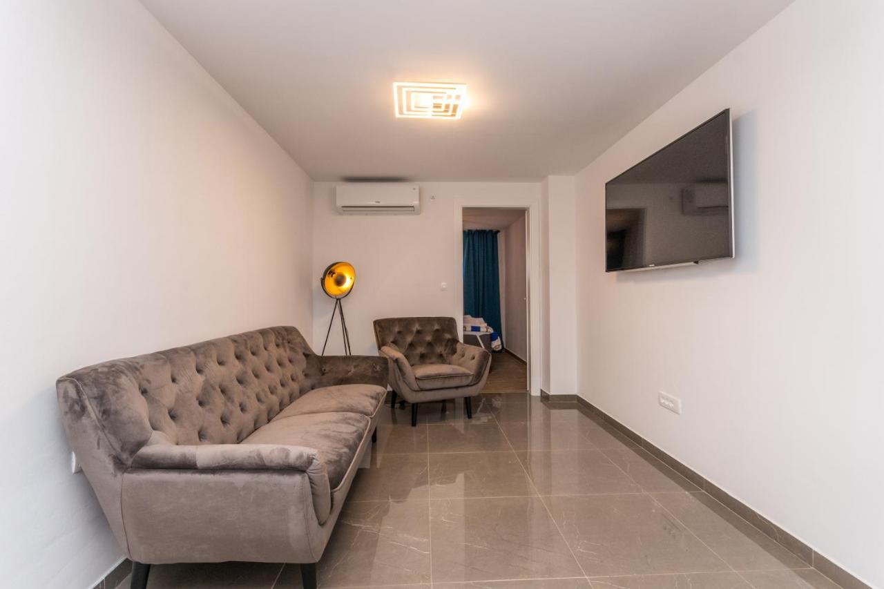 זאדאר Apartment Jakov With A Pool מראה חיצוני תמונה