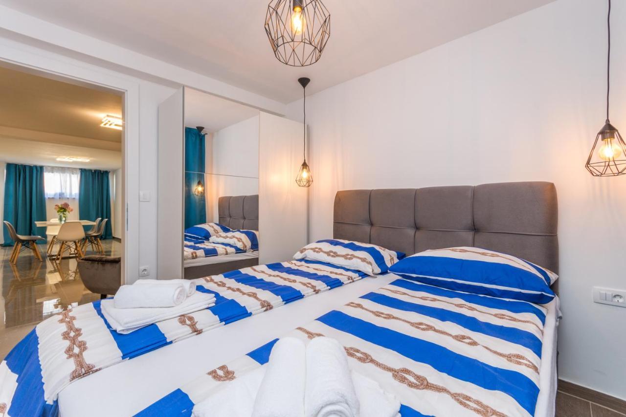 זאדאר Apartment Jakov With A Pool מראה חיצוני תמונה