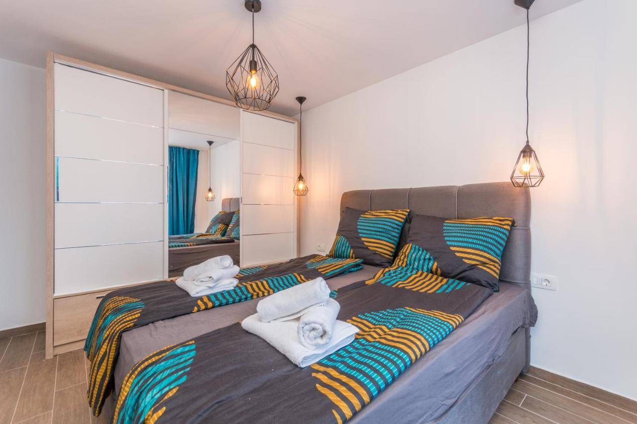 זאדאר Apartment Jakov With A Pool מראה חיצוני תמונה