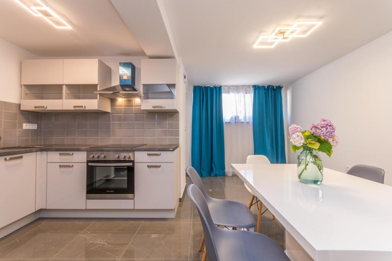 זאדאר Apartment Jakov With A Pool מראה חיצוני תמונה